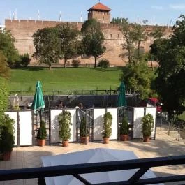 Elizabeth Hotel Gyula - Medence/kert